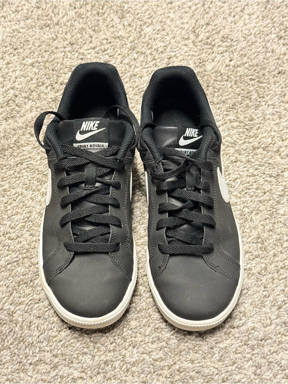 Women’s Size 8 Black Nike Court Royale